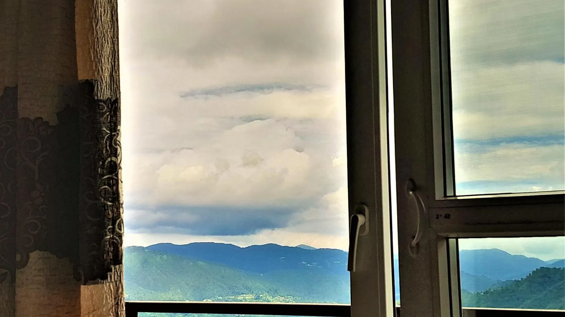Mountain And Peace Apartman Simlá Homestay szállás