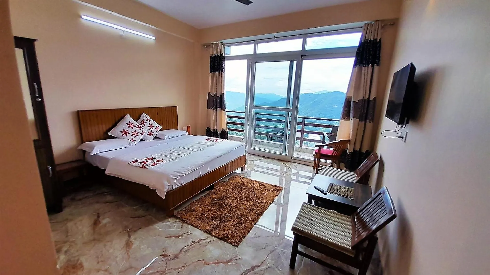 Homestay Mountain And Peace Apartment Shimla