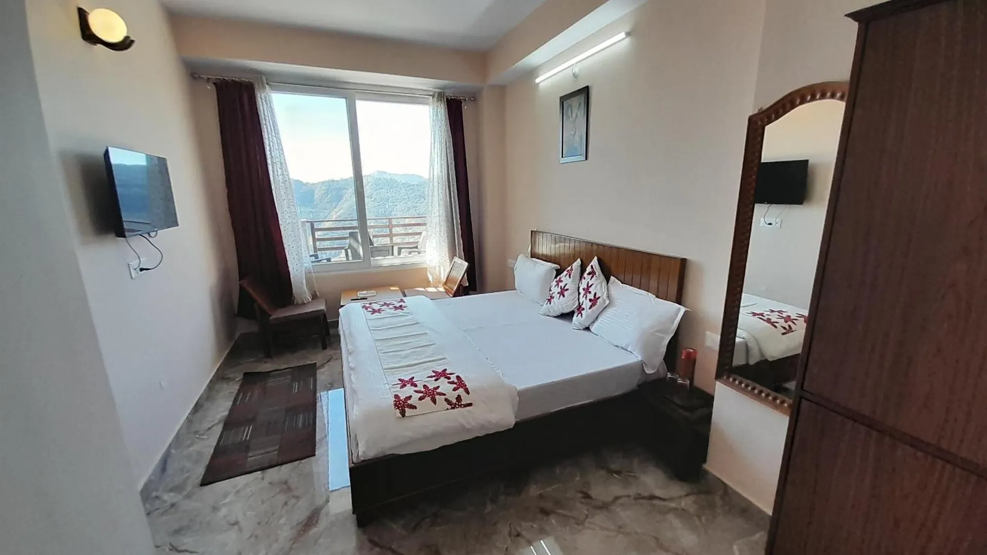 Mountain And Peace Apartment Shimla
